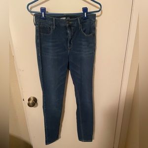 Old Navy Medium Wash Rockstar Super Skinny High Rise Size 8